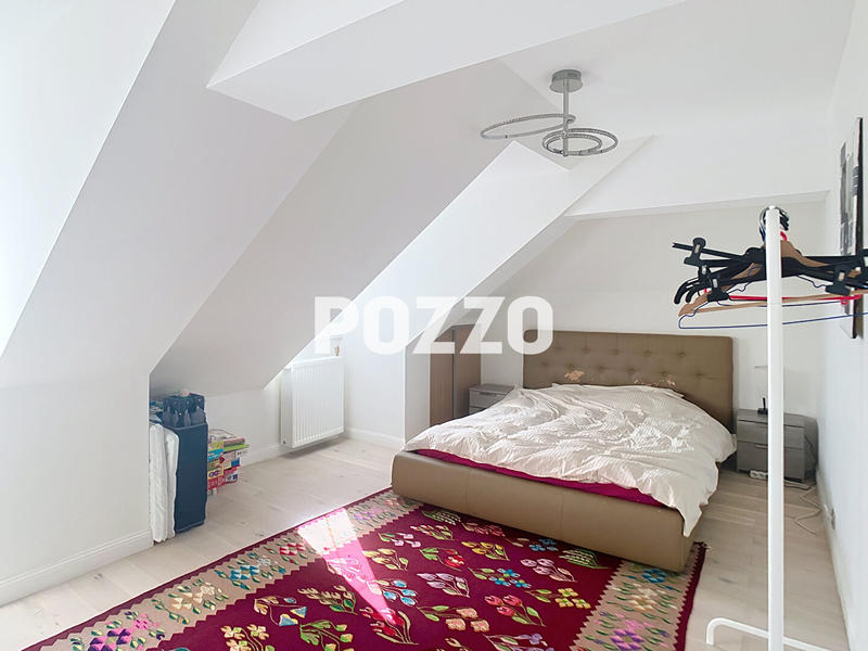 Maison - 207 m² - 8 pièces