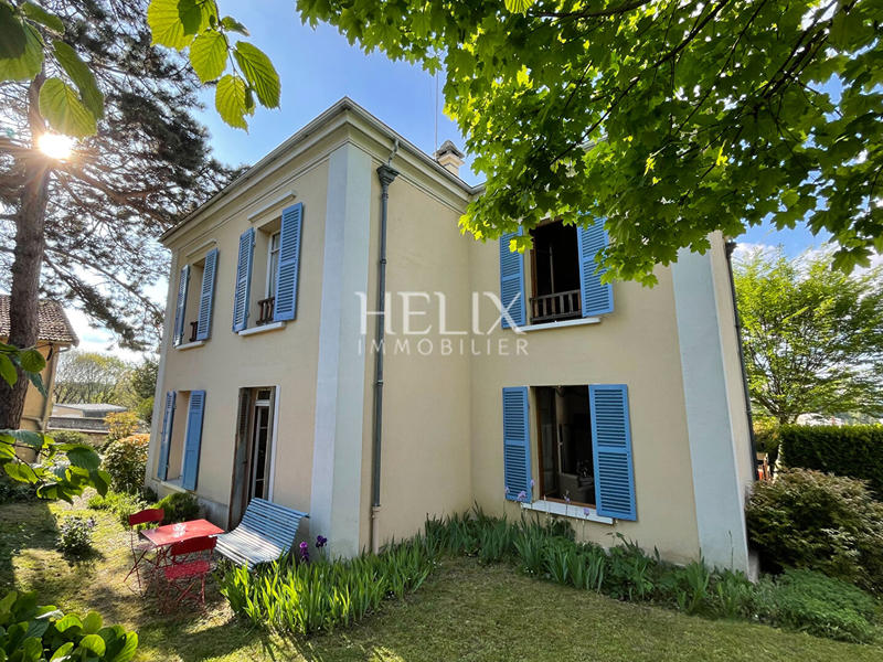 Maison - 140 m² - 6 pièces