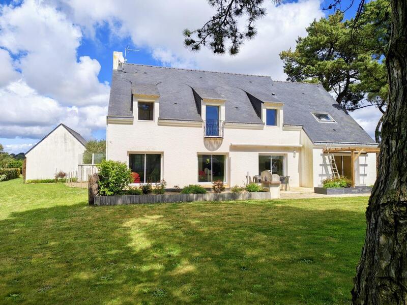 Propriété - 230 m² - 7 pièces