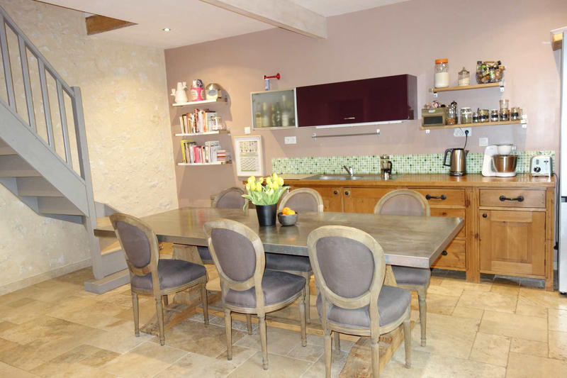 Propriété - 260 m² - 11 pièces