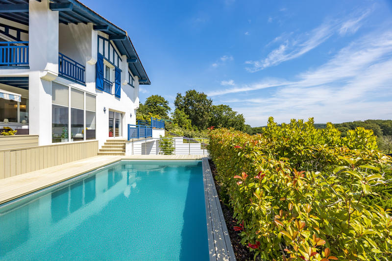 Villa - 200 m² - 5 pièces