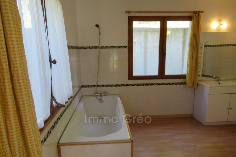 Maison - 235 m² - 5 pièces