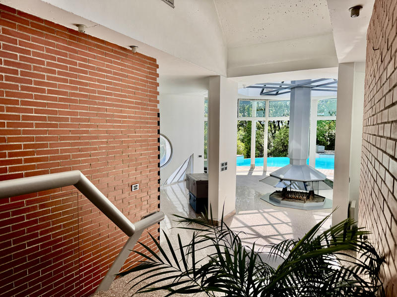 Maison - 346 m² - 6 pièces