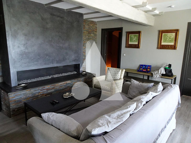 Maison - 200 m² - 7 pièces