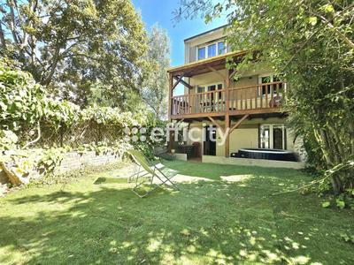 Maison - 96 m² - 6 pièces