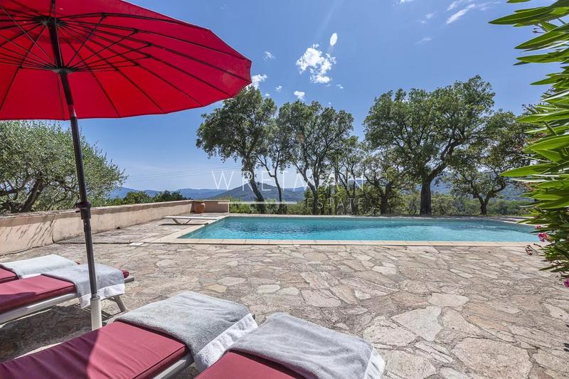 Villa - 210 m² - 6 pièces