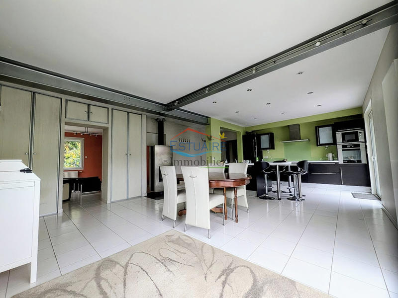 Maison traditionnelle - 178 m² - 8 pièces