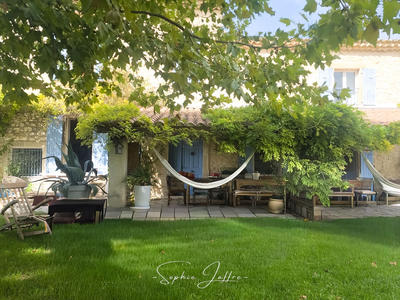 Mas - 273 m² - 8 pièces