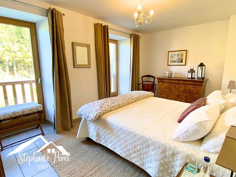 Maison - 298 m² - 9 pièces