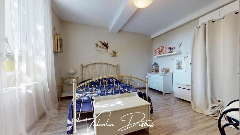 Maison - 209 m² - 9 pièces