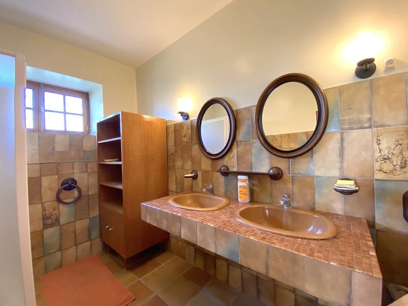 Maison - 215 m² - 8 pièces