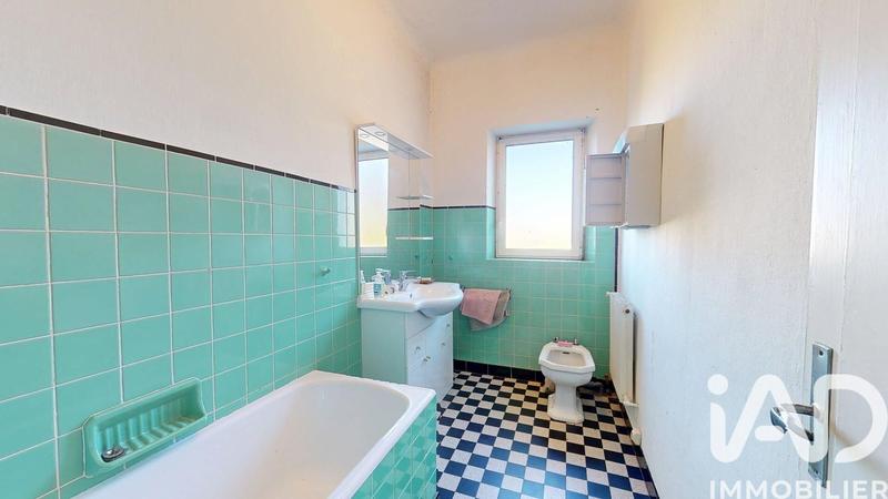 Maison - 216 m² - 8 pièces