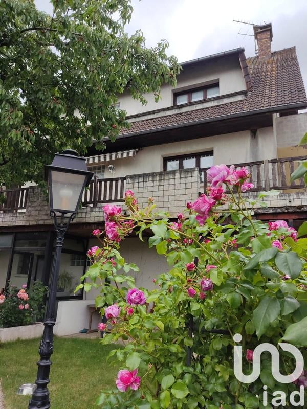 Maison - 226 m² - 9 pièces