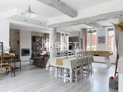 Maison - 210 m² - 6 pièces