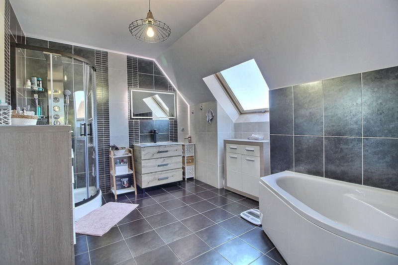 Maison - 155 m² - 7 pièces