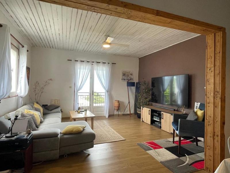 Maison - 202 m² - 7 pièces