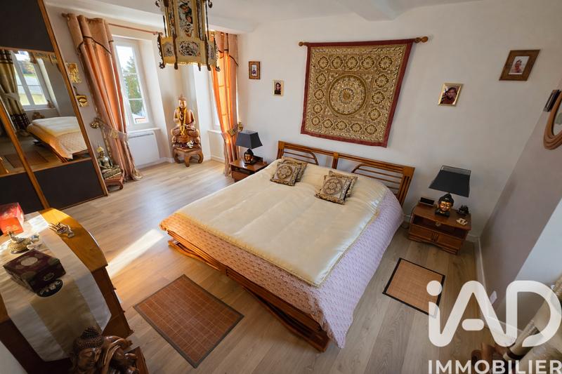 Maison - 254 m² - 11 pièces