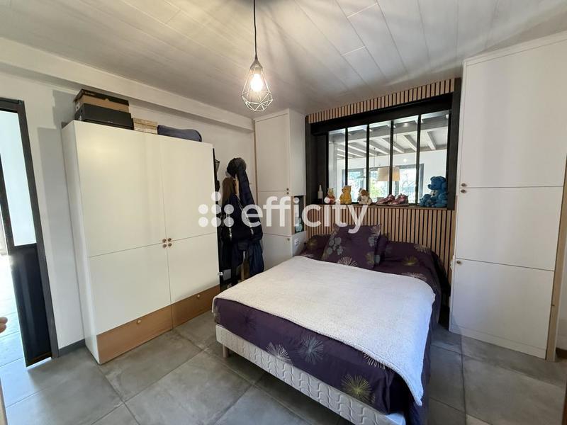 Pavillon - 253 m² - 7 pièces