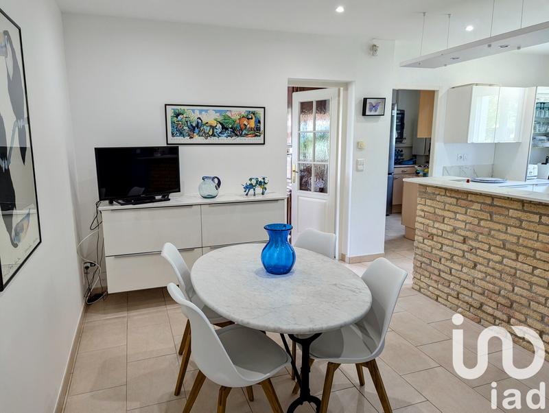 Maison - 267 m² - 8 pièces