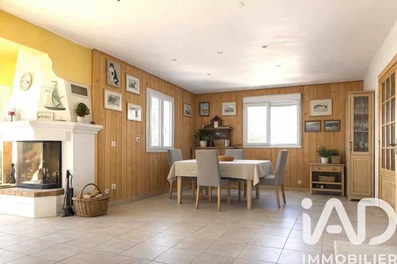Maison - 300 m² - 8 pièces