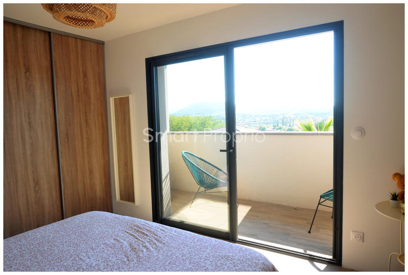 Villa - 225 m² - 9 pièces