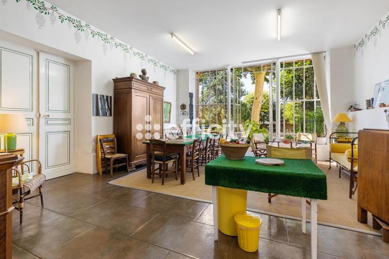 Immeuble - 1 243 m² - 14 pièces