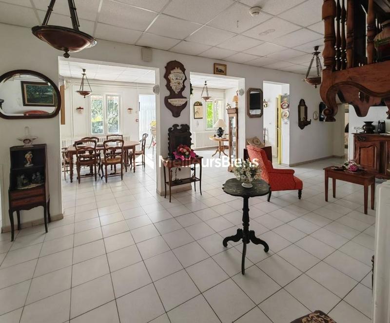 Propriété - 550 m² - 26 pièces