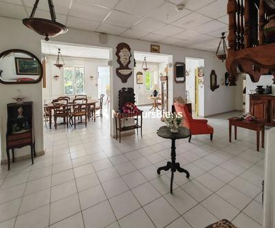 Propriété - 550 m² - 26 pièces