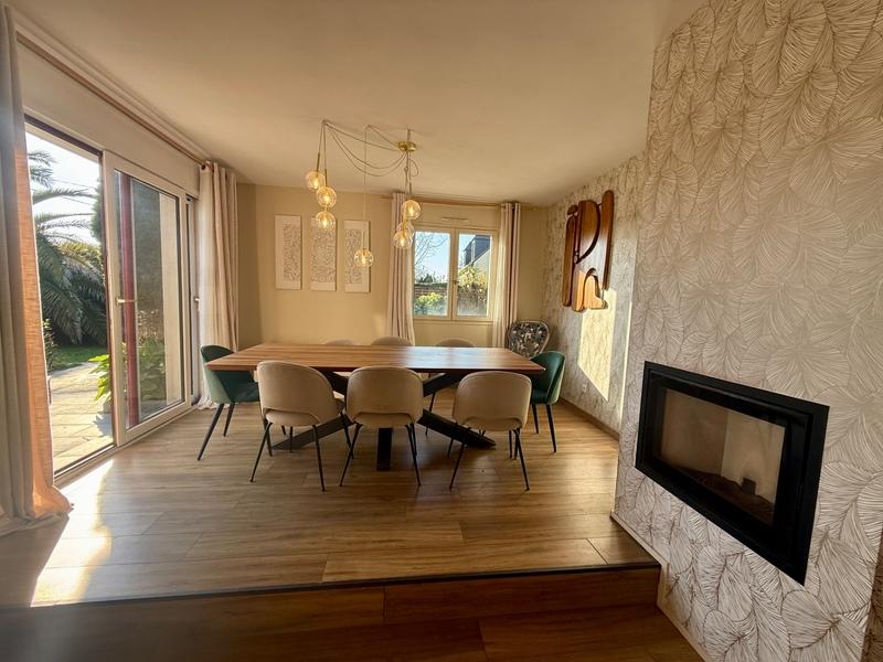 Maison - 200 m² - 10 pièces