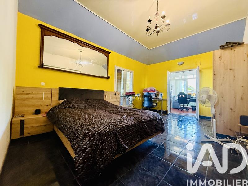 Maison - 220 m² - 7 pièces