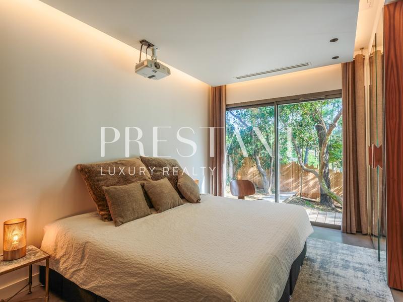 Maison - 265 m² - 9 pièces