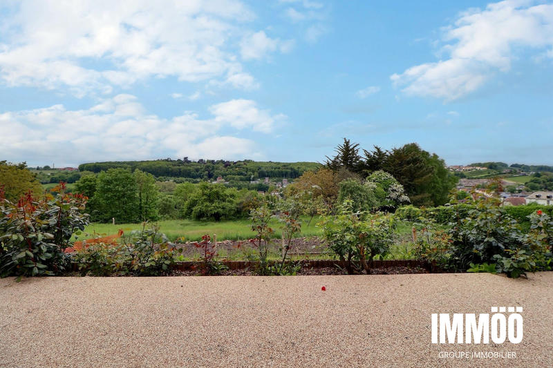 Maison traditionnelle - 129 m² - 6 pièces