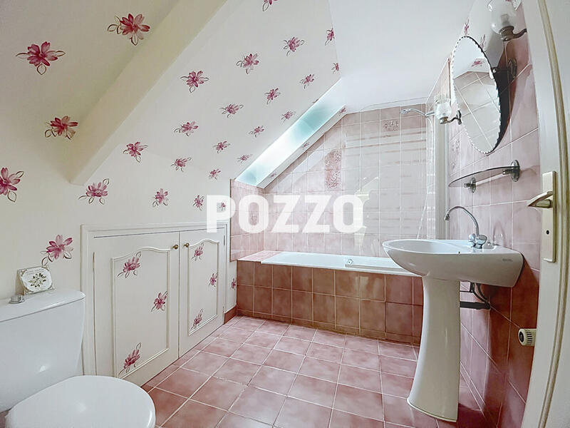 Maison - 102 m² - 6 pièces