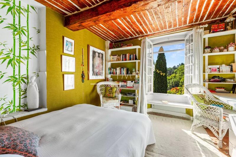 Propriété - 360 m² - 10 pièces