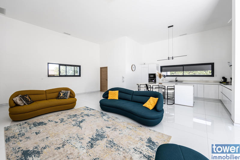 Maison - 200 m² - 6 pièces