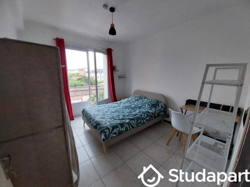 Chambre - 12 m² - 1 pièce