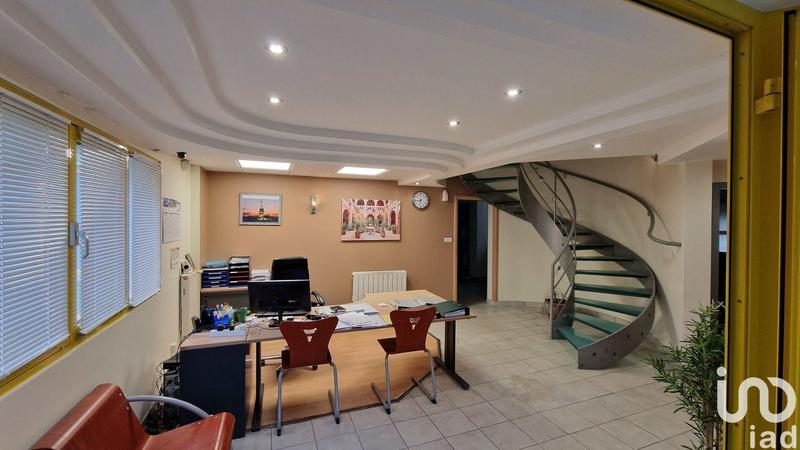 Local commercial - 1 166 m²