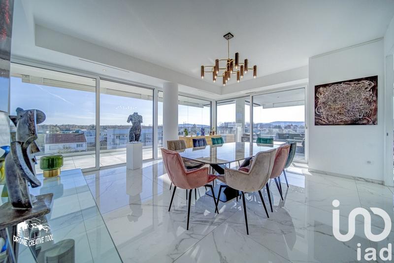 Appartement - 222 m² - 8 pièces