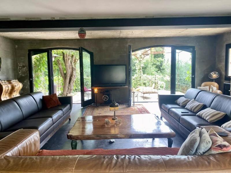 Propriété - 230 m² - 10 pièces