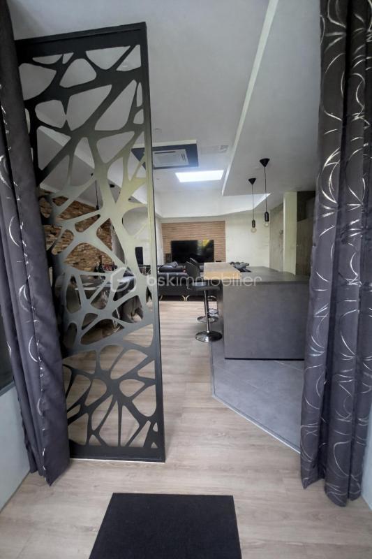 Immeuble - 300 m² - 15 pièces