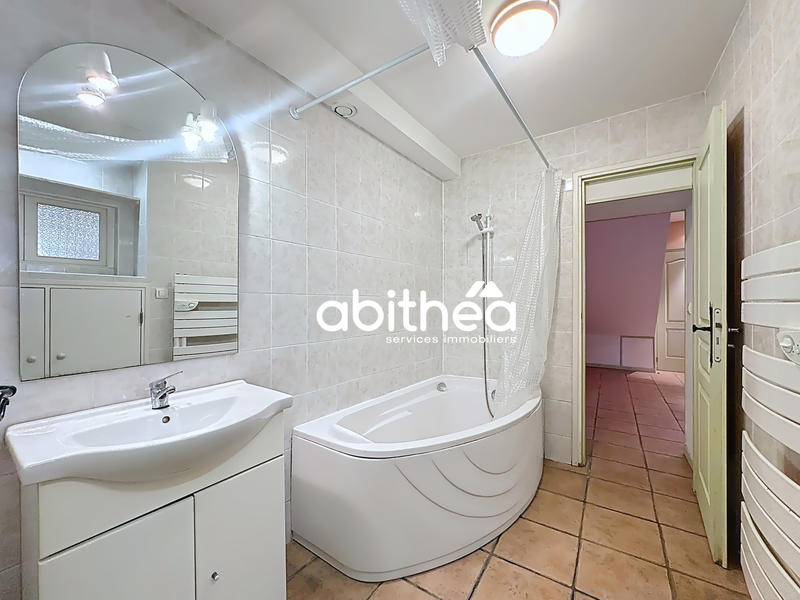 Appartement - 84 m² - 3 pièces