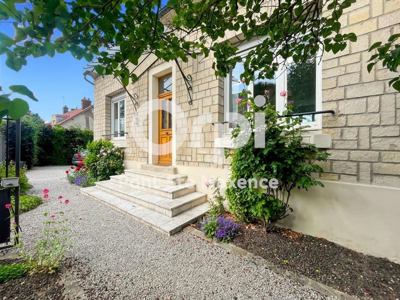 Maison - 107 m² - 6 pièces