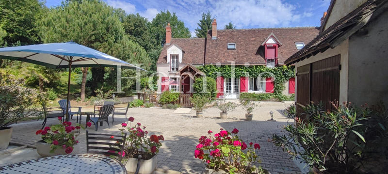 Maison - 386 m² - 9 pièces