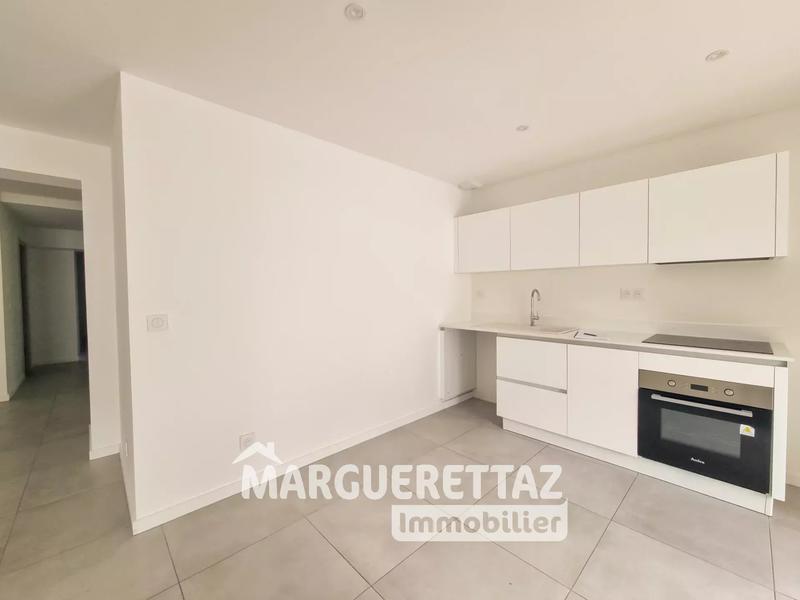 Appartement - 93 m² - 4 pièces