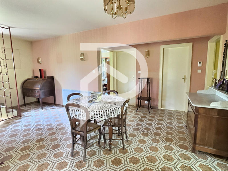 Maison - 215 m² - 10 pièces