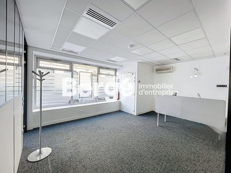 Local commercial - 90 m² - 5 pièces