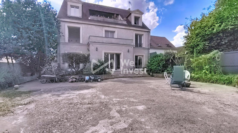 Maison - 295 m² - 10 pièces