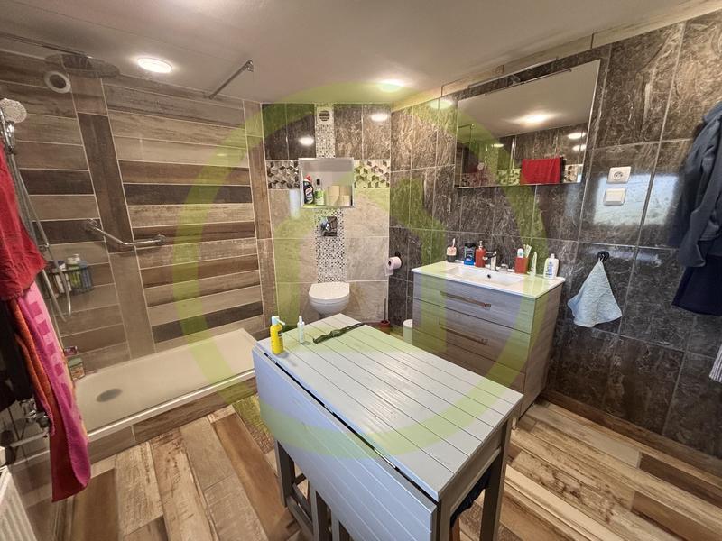 Maison - 128 m² - 8 pièces