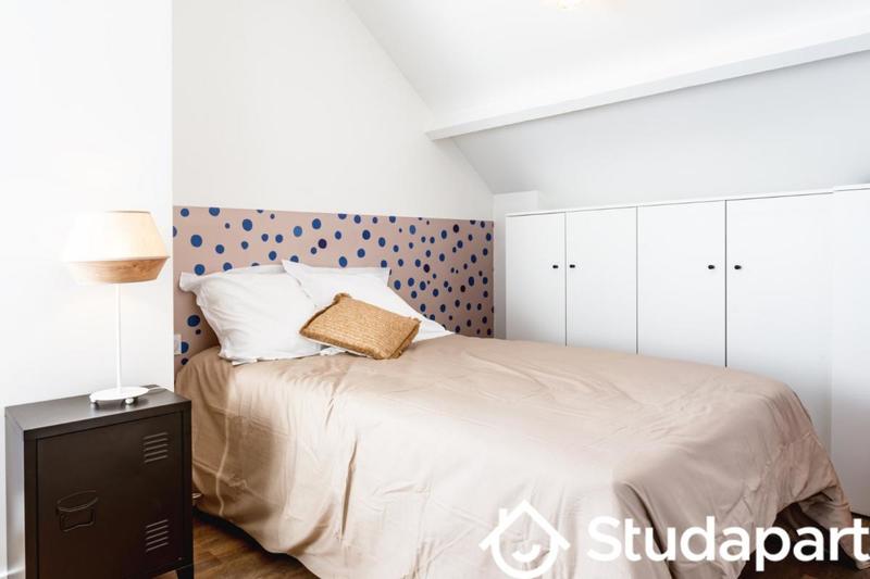 Chambre - 11 m² - 1 pièce