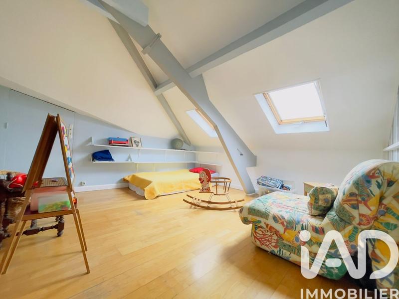 Maison - 246 m² - 10 pièces